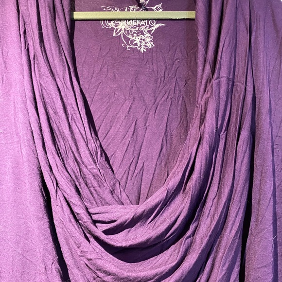 Buffalo - Sleeveless Scoop Neck Summer Top - Picture 3 of 8